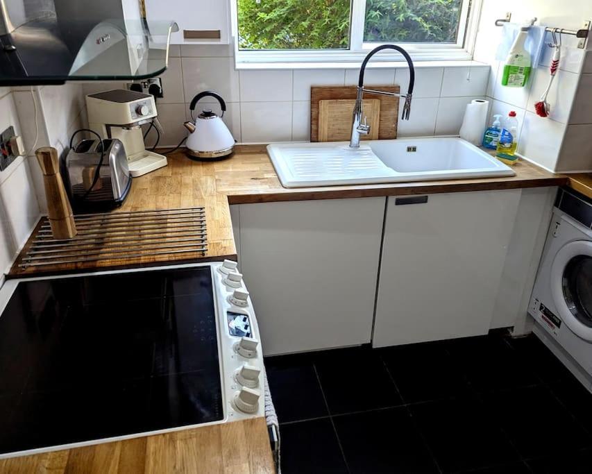 Appartement Charming 2-Bed Garden Flat à Londres Extérieur photo